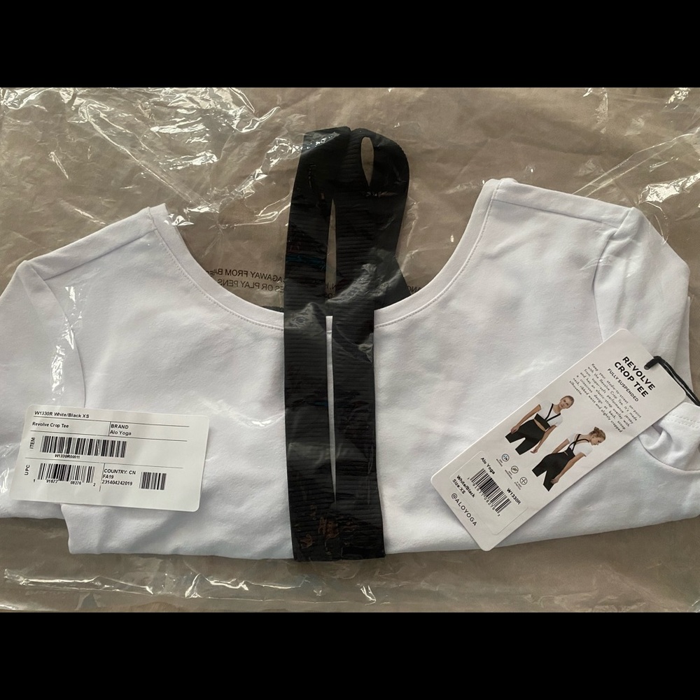 Alo Yoga Revolve Crop Tee